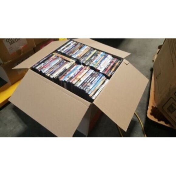 100 Wholesale lot dvd movies assorted bulk Video Dvds CHEAP - Picture 1 of 2